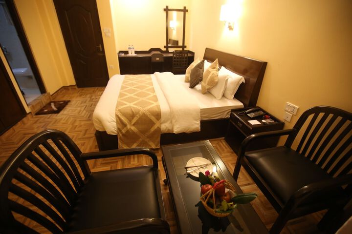 Room 3 of 67