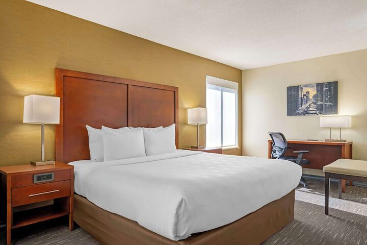 1 King Bed Microwave and Refrigerator Full Breakfast (4 of 29)