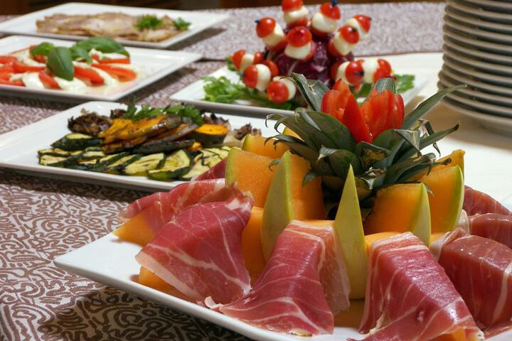 Dining 52 of 73