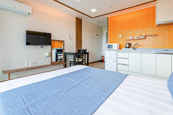 Room 26 of 29