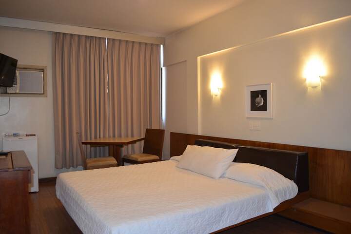 Room 10 of 42