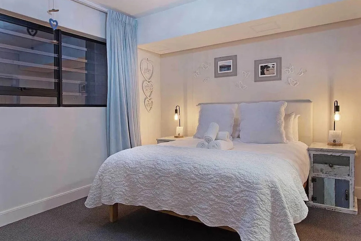 Room 2 of 11