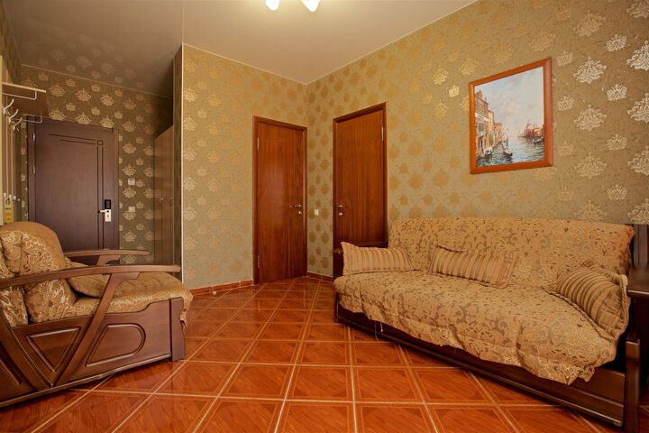 Room 33 of 85