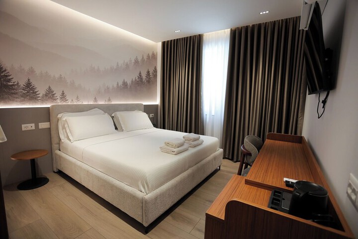 Room 22 of 198