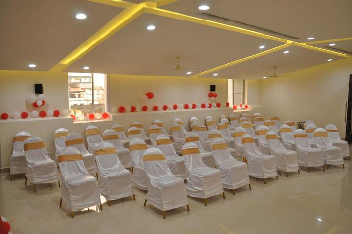 Ballroom/Hall 38 of 45
