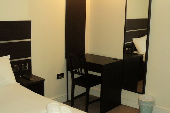 Room 40 of 72