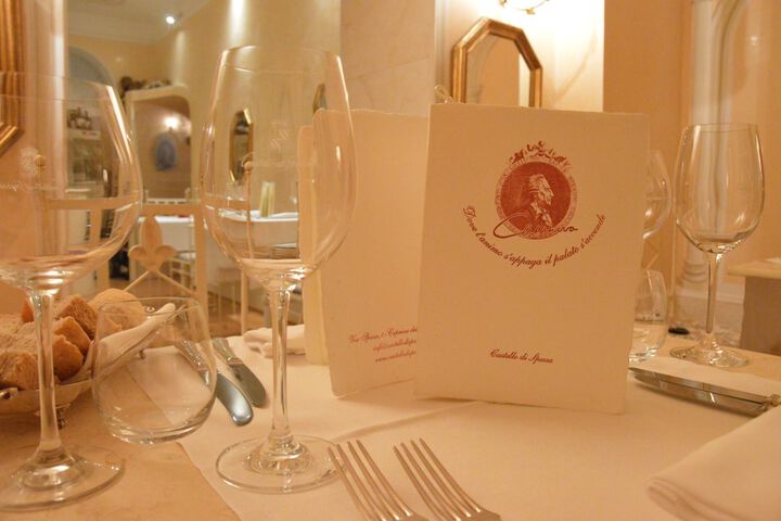 Dining 16 of 28