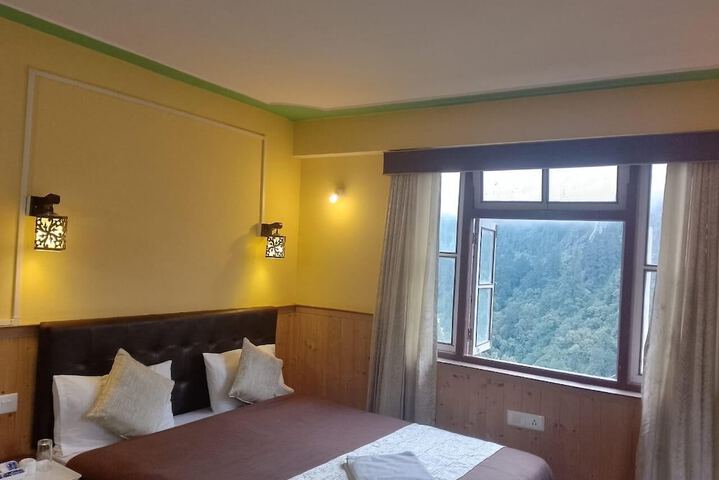 Room 15 of 65