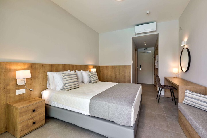 Room 21 of 115