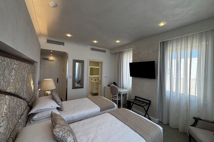 Room 84 of 155