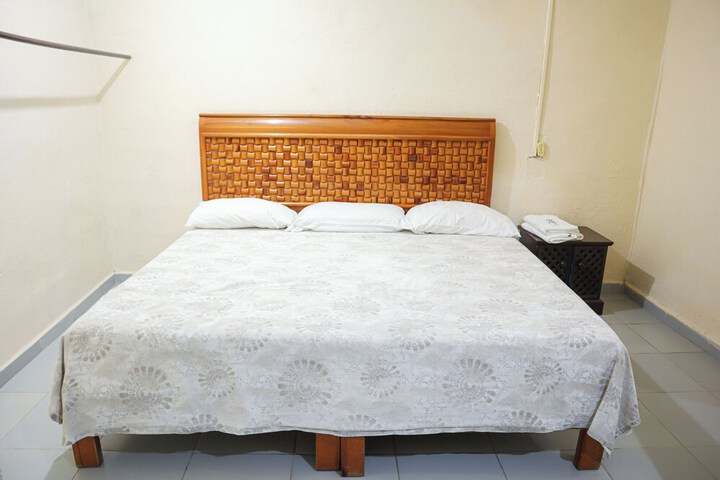 Room 7 of 25