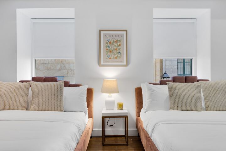 Room 27 of 104