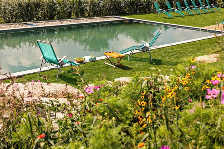 Pool 17 of 32