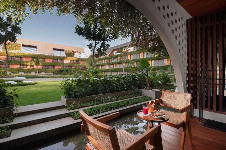 Hotel Exterior 85 of 85