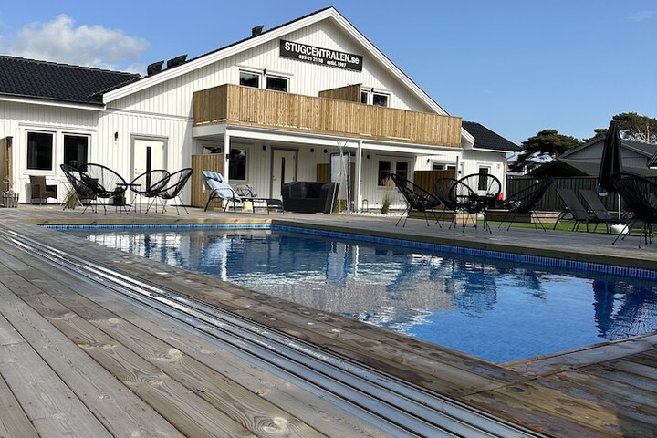 Pool 34 of 38