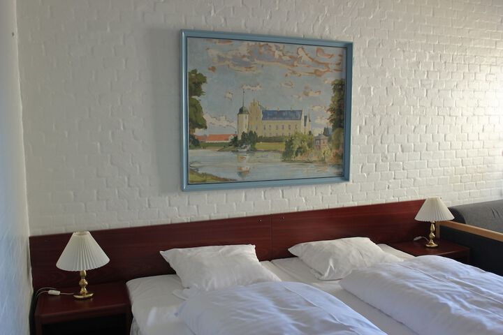 Room 4 of 22