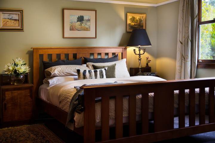 Room 3 of 10