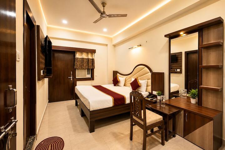Room 17 of 30