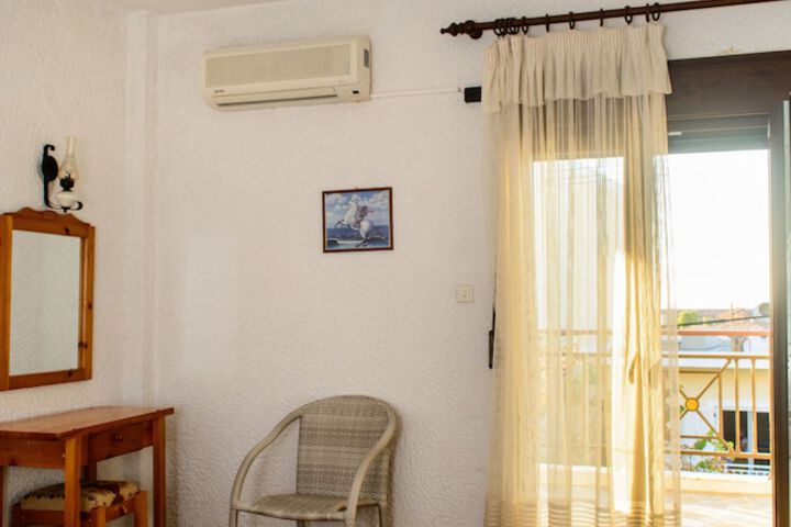 Room 5 of 28