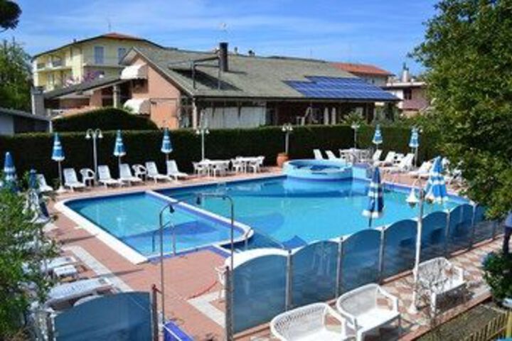 Pool 16 of 28