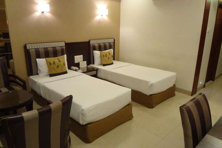 Room 17 of 60