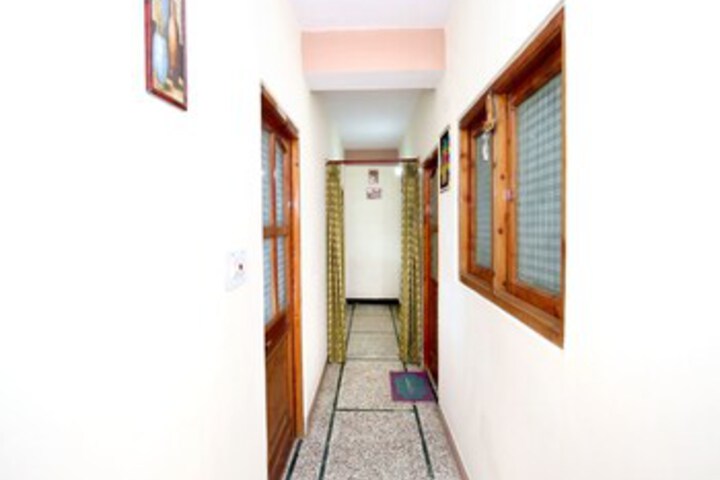 Ballroom/Hall 8 of 25