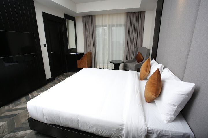 Room 11 of 43