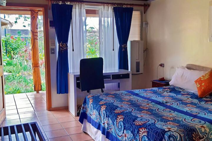 Room 9 of 37