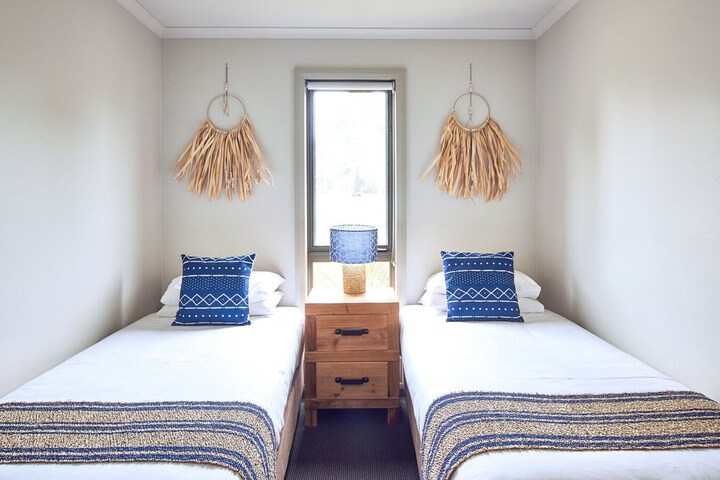 Room 10 of 76
