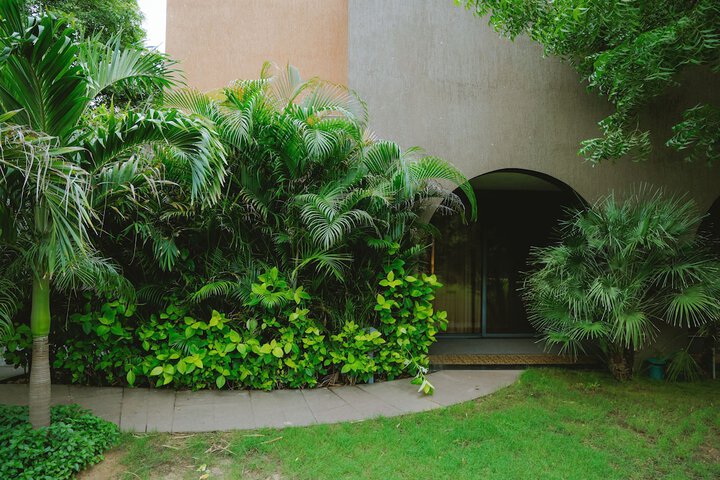 Hotel Exterior 159 of 160