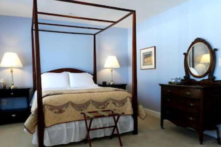 Bed & Breakfast at the Rock Garden