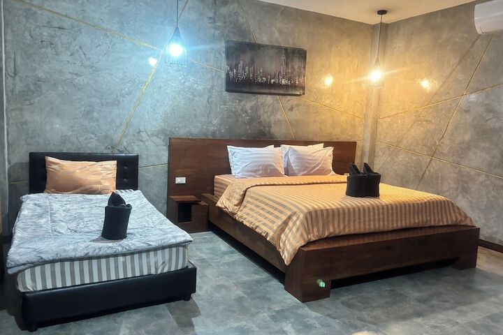 Room 12 of 71