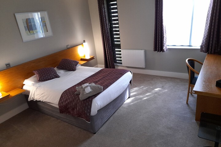 Room 6 of 27