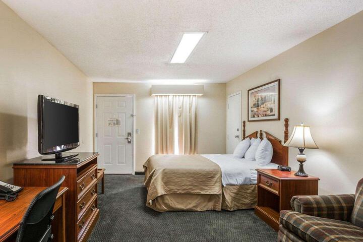 2 Double Beds Accessible (9 of 13)