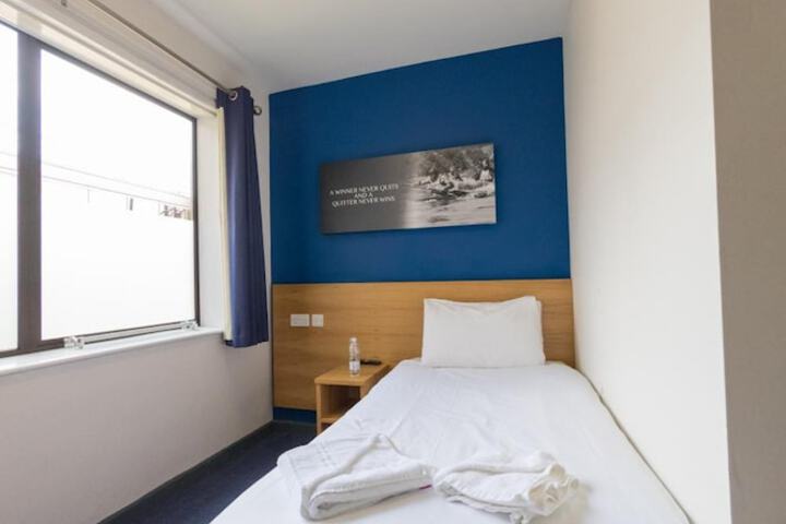 Room 5 of 34