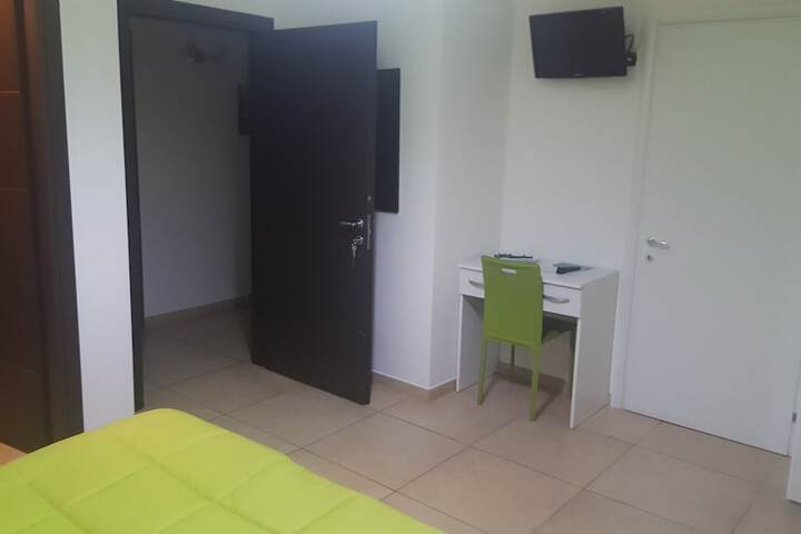 Room 2 of 71