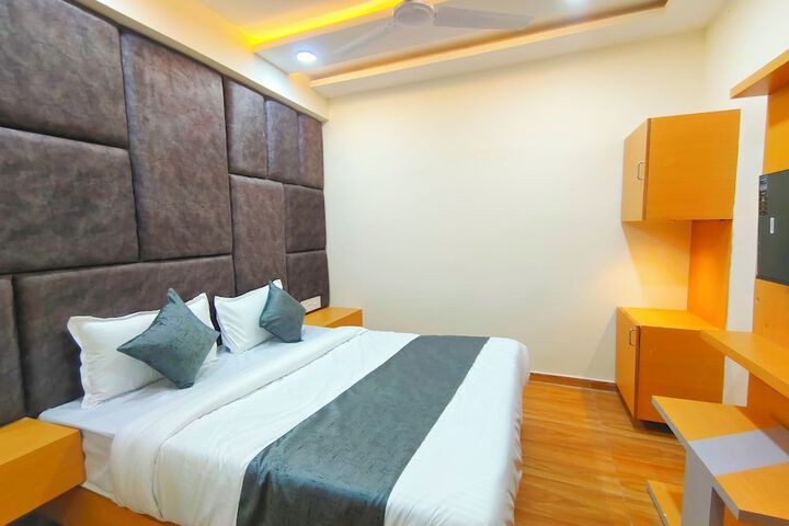 Room 3 of 15