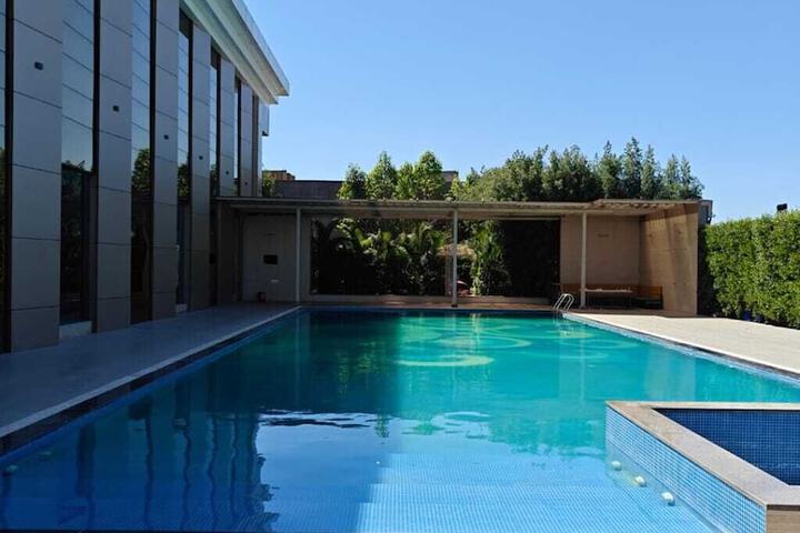 Pool 33 of 60