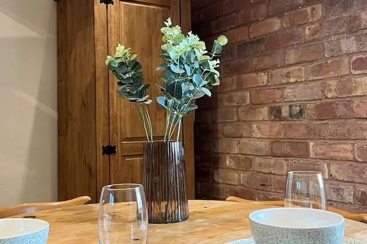 Dining 9 of 9