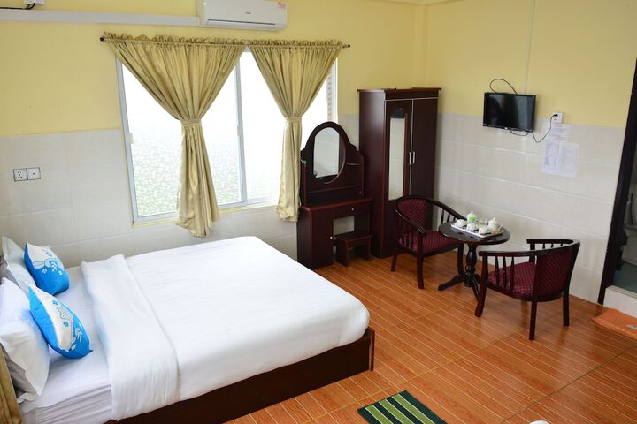 Room 8 of 32