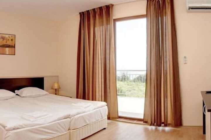Room 5 of 13