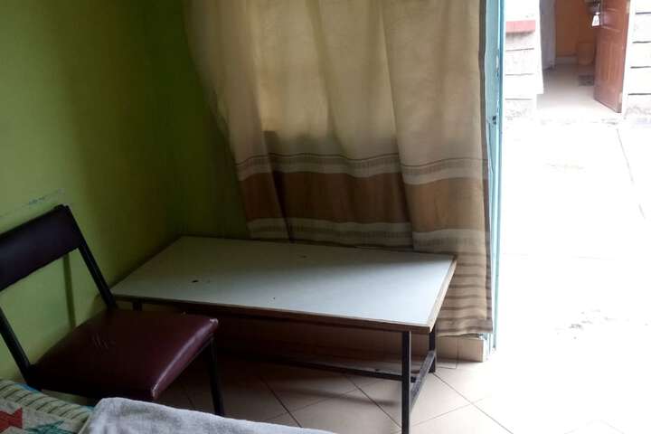 Room 5 of 11