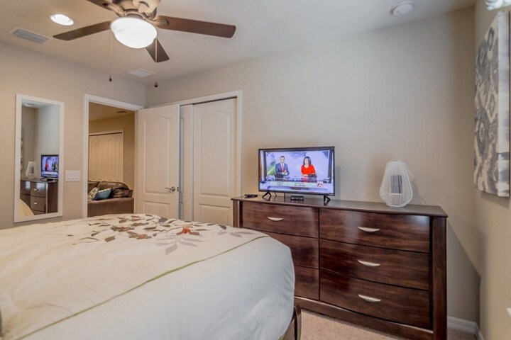 Room 8 of 28