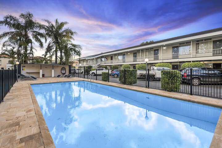 Hotel Pool