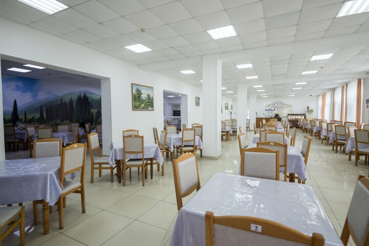 Dining 34 of 47