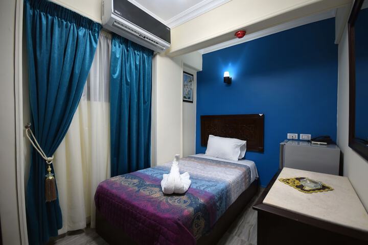 Room 28 of 91