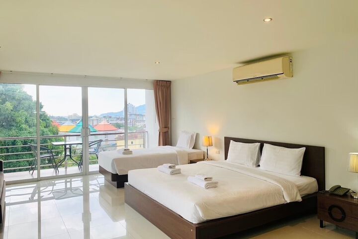 Room 38 of 164