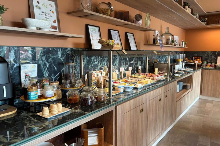 Breakfast/Coffee Service 78 of 111