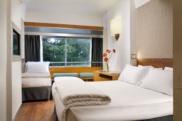 Room 10 of 40