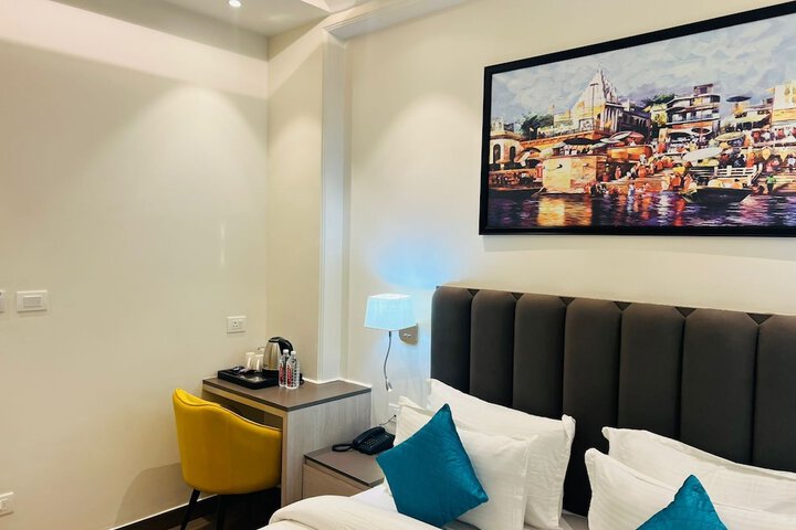 Room 12 of 30